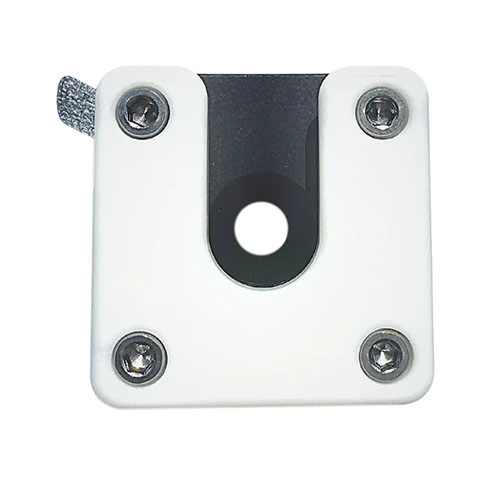 El OBI Camera Lock es compacto y versátil, se monta fácilmente con un tornillo 1/4-20, ideal para cámaras y ópticas, ¡y listo para llevar contigo!